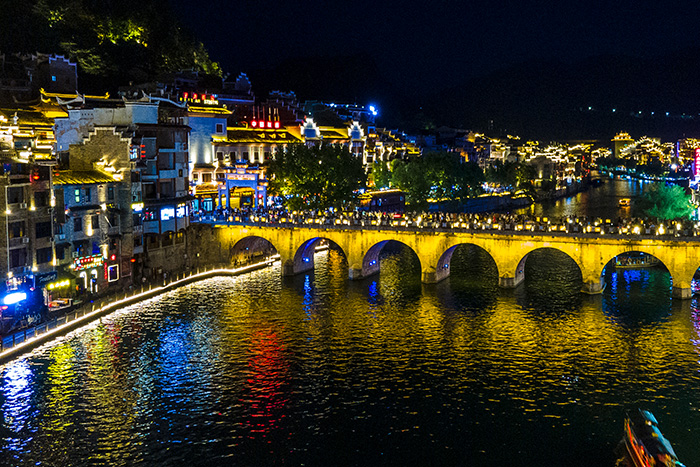 當(dāng)文旅亮化遇見科技：景區(qū)如何打造沉浸式夜游體驗(yàn)？